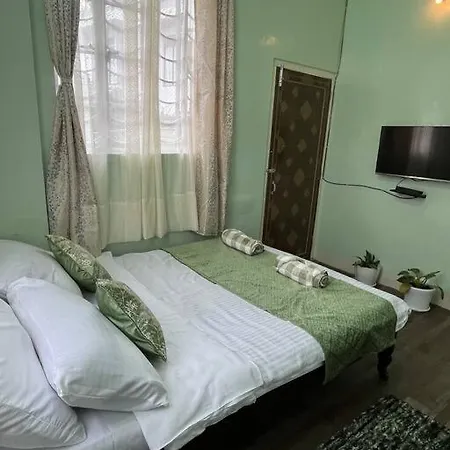 Cozy Haven 1018 Homestay Shillong Exterior photo
